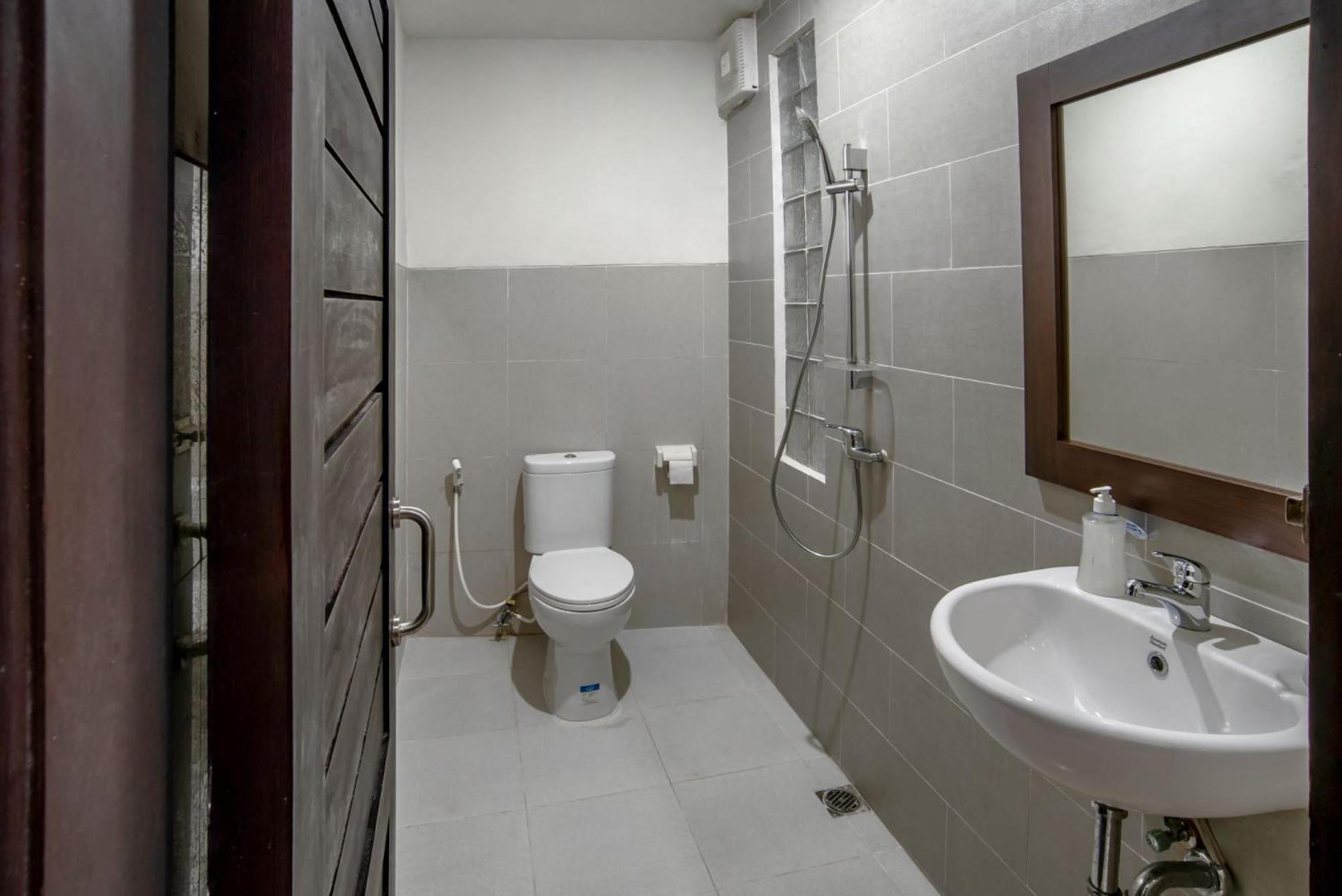 Pondok Arya Kuta Villas By Kamara Room photo